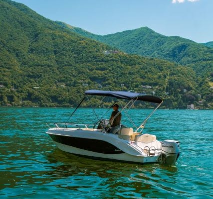 Hire boat lake como