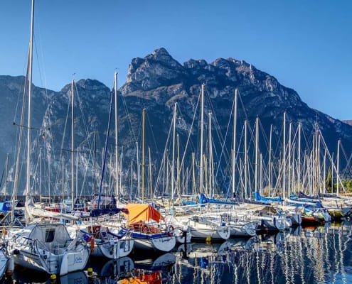 lake-garda-sailing-boat