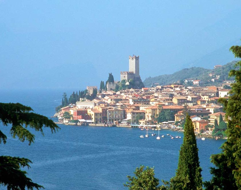 macesine-view-lake-garda